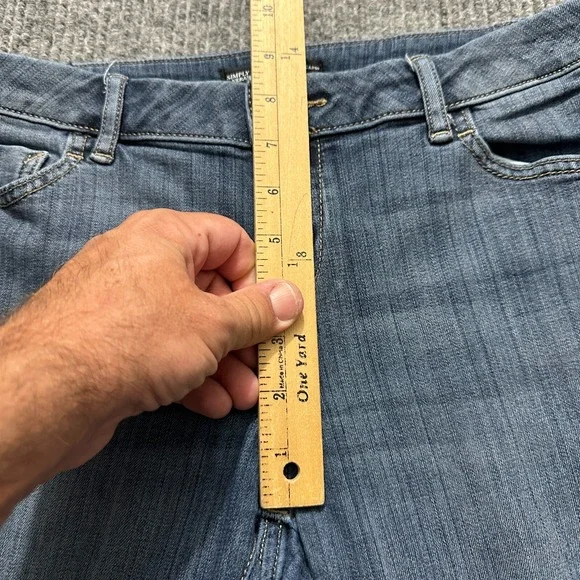 Simply Vera VeraWang Denim Womens Capri Jeans Size 6P Blue Denim Low Rise - Picture 3 of 9